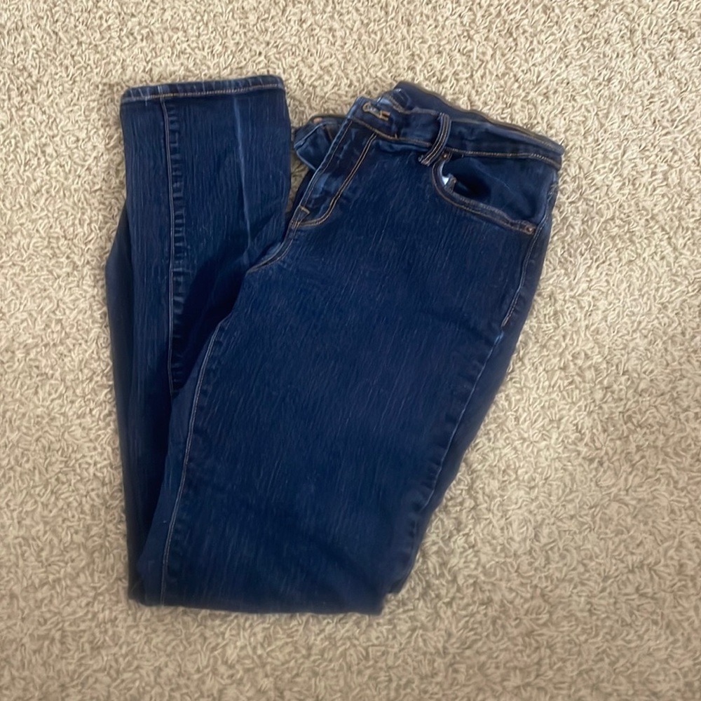 Women’s Old Navy Curvy straight Jeans. Size 8.